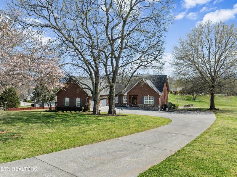 3806 Crescent Ridge Ct, Maryville, TN 37804