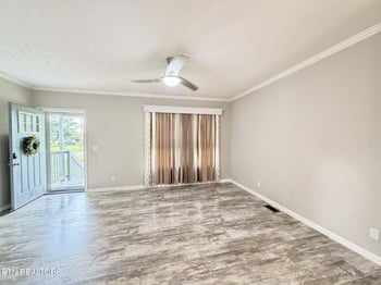 381 Dixon Rd, Crossville, TN 38571