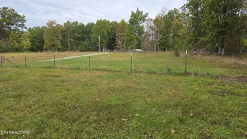 381 Grapevine Rd, Crossville, TN 38572