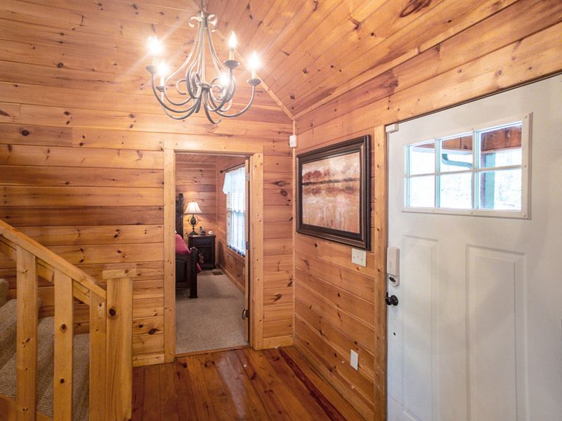 3810 Old Mountain Rd, Sevierville, TN 37876