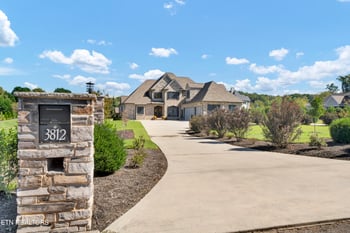 3812 Jackson Bend Dr, Louisville, TN 37777