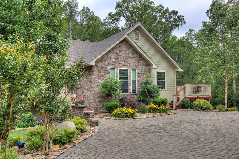 3812 Revetta Cir, Sevierville, TN 37862