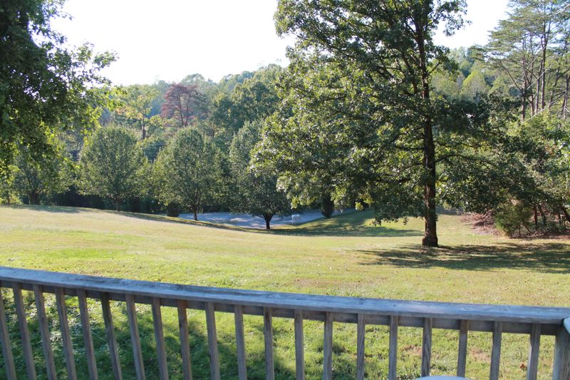 381383 Laurel Rd, Clinton, TN 37716