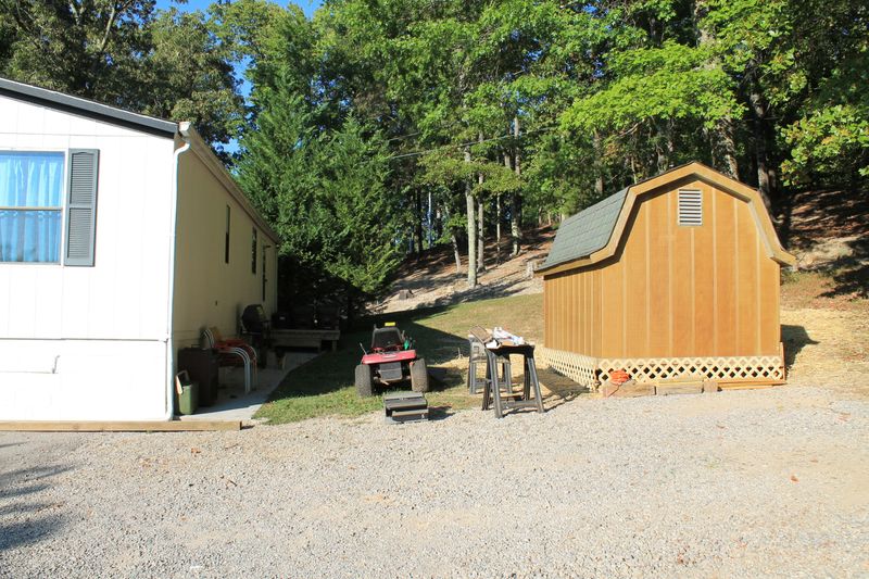 381383 Laurel Rd, Clinton, TN 37716