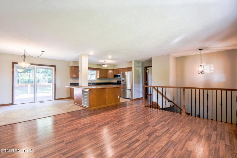 3814 Dovefield Ct, Louisville, TN 37777