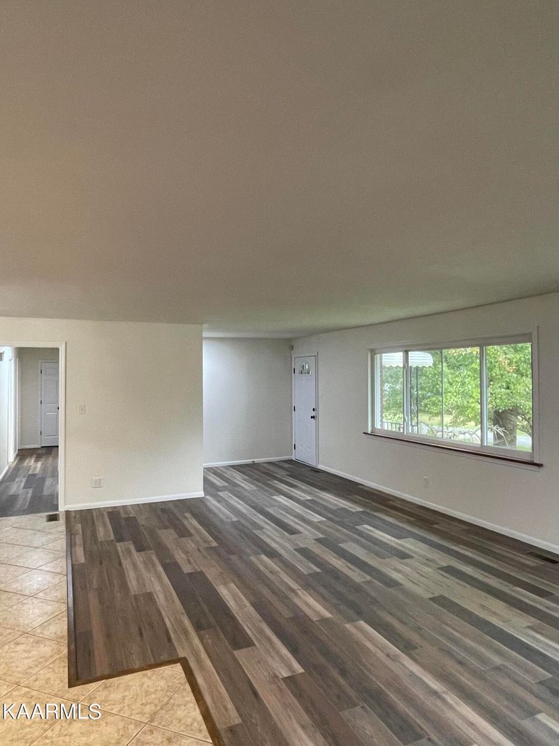 3816 NE Devon Dr, Knoxville, TN 37918