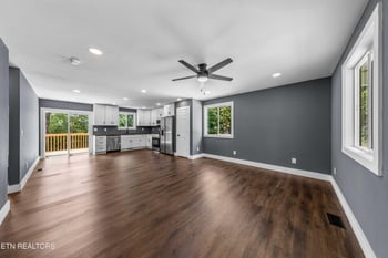 382 Davenport Rd, Lafollette, TN 37766