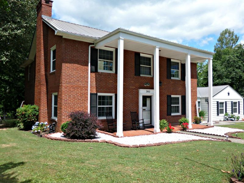 382 East Dr, Oak Ridge, TN 37830
