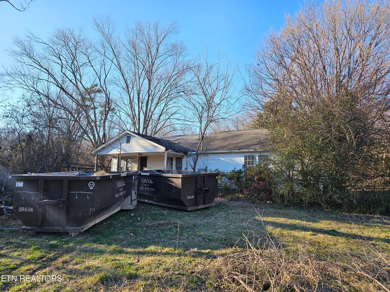 3821 Wayne Dr, Knoxville, TN 37914
