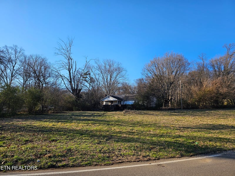 3821 Wayne Dr, Knoxville, TN 37914