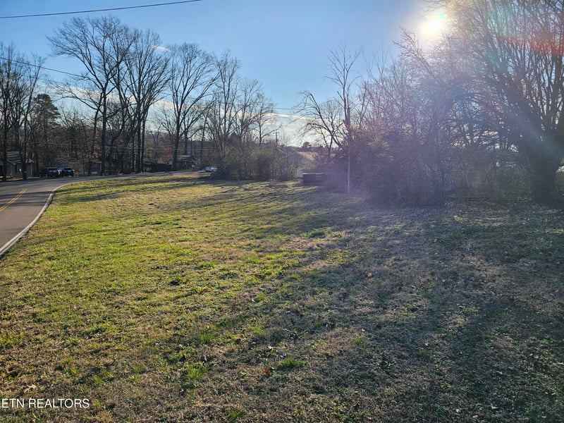 3821 Wayne Dr, Knoxville, TN 37914