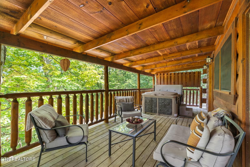 3823 Dollys Dr, Sevierville, TN 37876