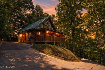3823 Dollys Dr, Sevierville, TN 37876