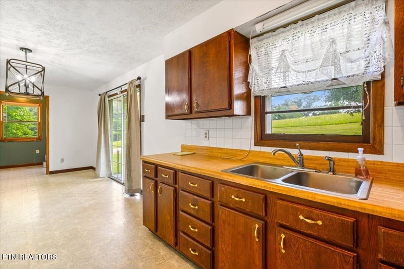3824 Demory Rd, Lafollette, TN 37766
