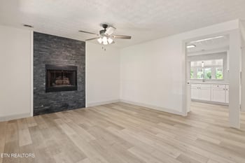 3824 Longwood Dr, Knoxville, TN 37918