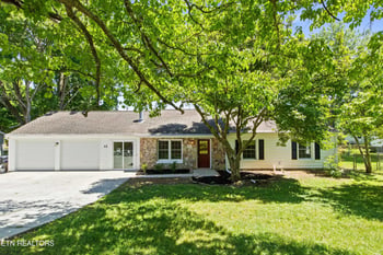3824 Longwood Dr, Knoxville, TN 37918