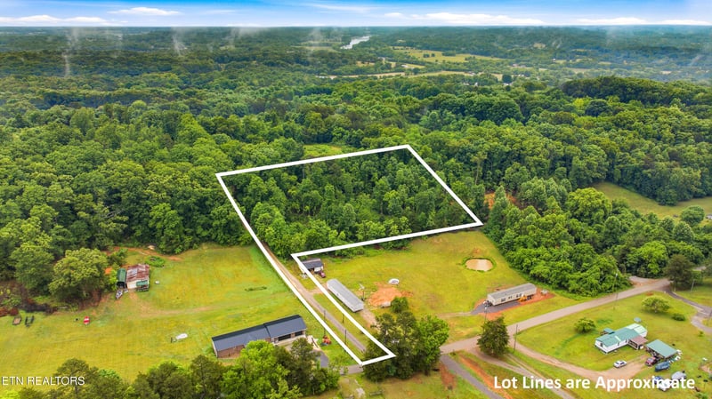 3824 Strong Rd, Mascot, TN 37806
