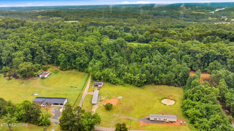 3824 Strong Rd, Mascot, TN 37806