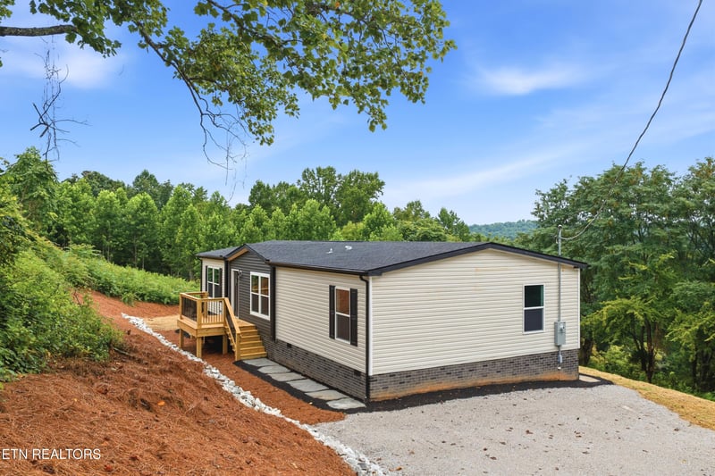 3827 Demory Rd, Lafollette, TN 37766
