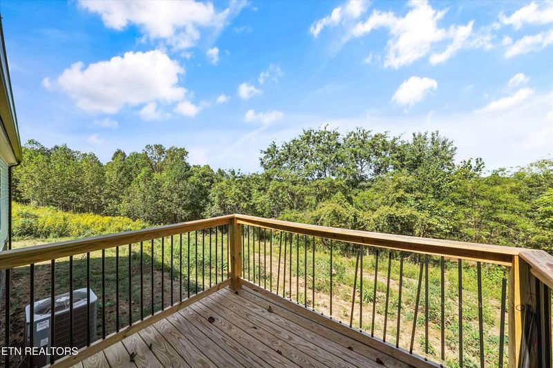 3827 Demory Rd, Lafollette, TN 37766