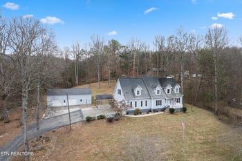 3827 Quarry Rd, Louisville, TN 37777