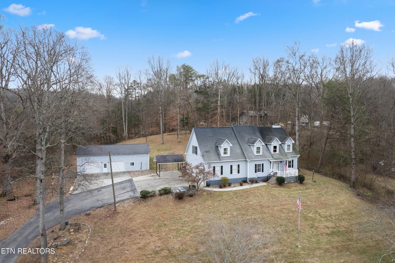 3827 Quarry Rd, Louisville, TN 37777