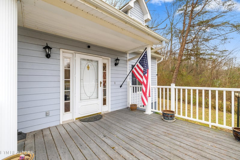 3827 Quarry Rd, Louisville, TN 37777
