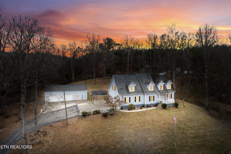 3827 Quarry Rd, Louisville, TN 37777