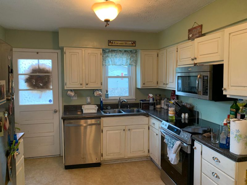3827 Sullivan Rd, Knoxville, TN 37921