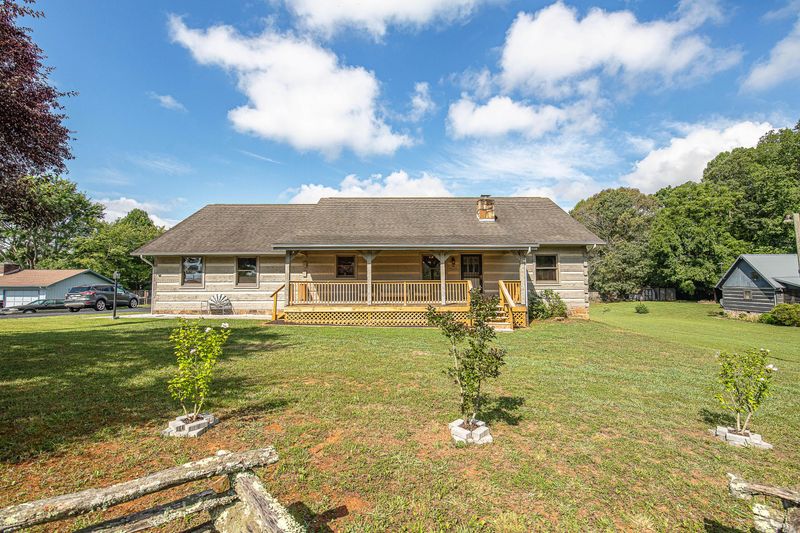 3829 Parkhurst Dr, Kodak, TN 37764