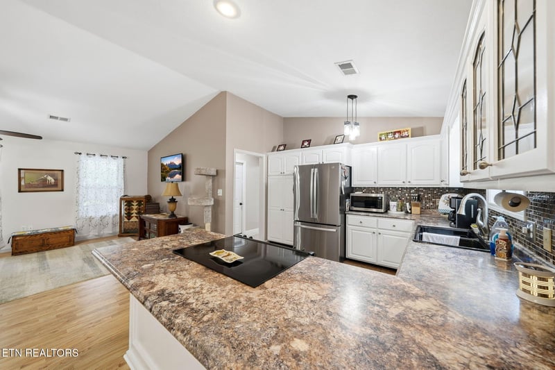 383 Chance Private Dr, Oneida, TN 37841