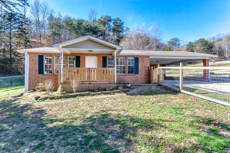 383 Landrum Rd, Clinton, TN 37716