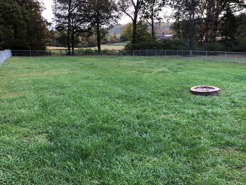 383 Lindner Ln, Lenoir City, TN 37772