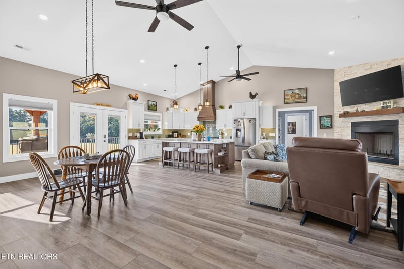 3830 Copper Ridge Rd, Morristown, TN 37814