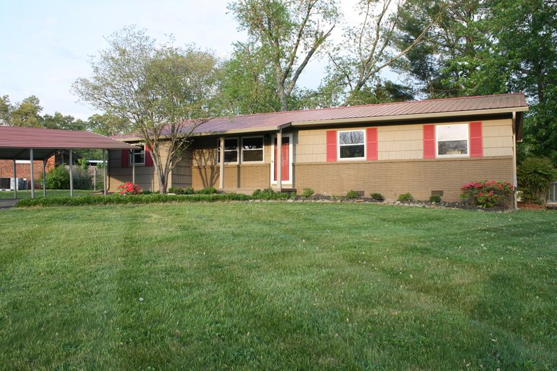 3830 Sullivan Rd, Knoxville, TN 37921