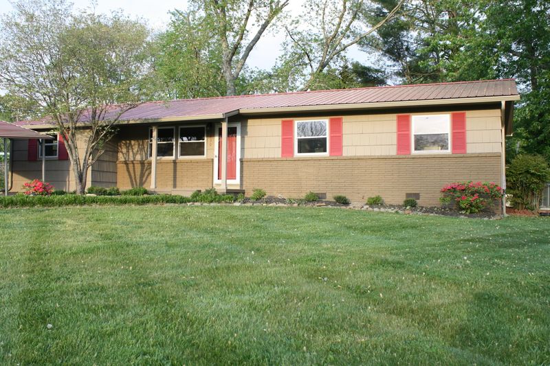 3830 Sullivan Rd, Knoxville, TN 37921
