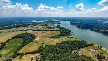 3831 Gravelly Hills Rd, Louisville, TN 37777