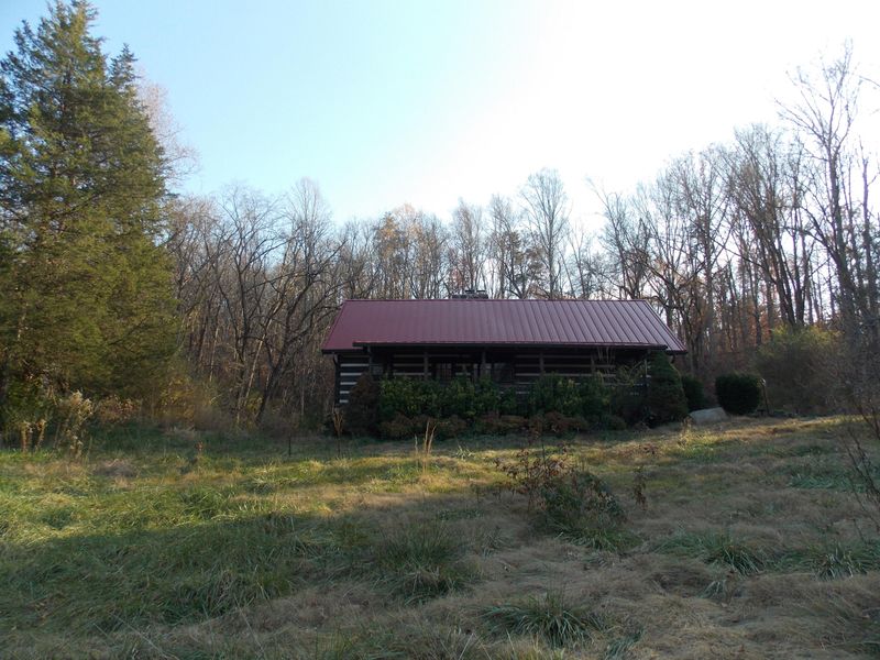 3833 Quarry Rd, Louisville, TN 37777