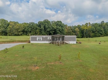 3833 Strong Rd, Mascot, TN 37806