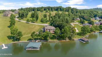 3834 Lake Pointe Dr, Kingston, TN 37763