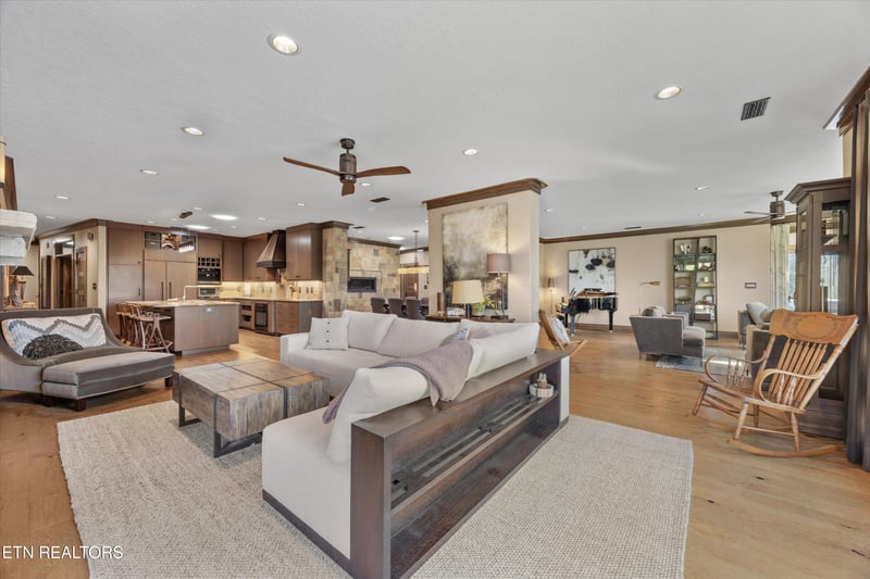 3834 Lake Pointe Dr, Kingston, TN 37763
