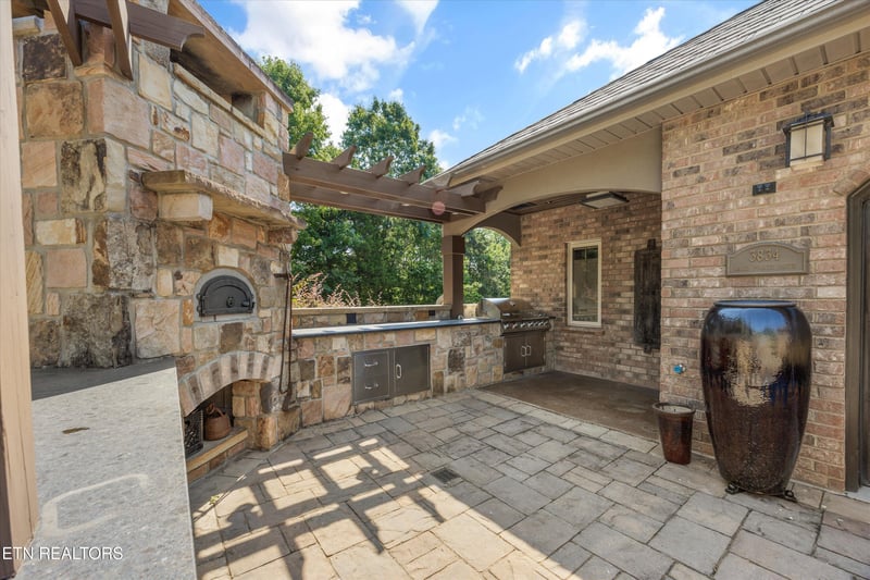 3834 Lake Pointe Dr, Kingston, TN 37763