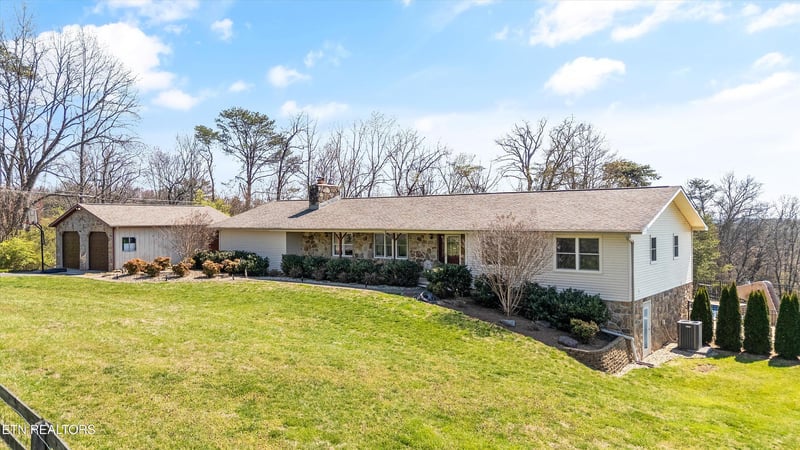 384 Stephens Rd, Rocky Top, TN 37769