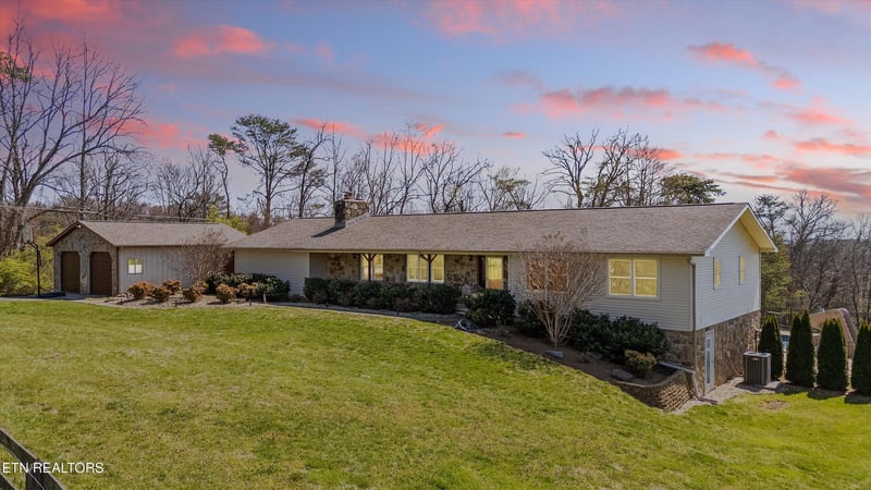 384 Stephens Rd, Rocky Top, TN 37769