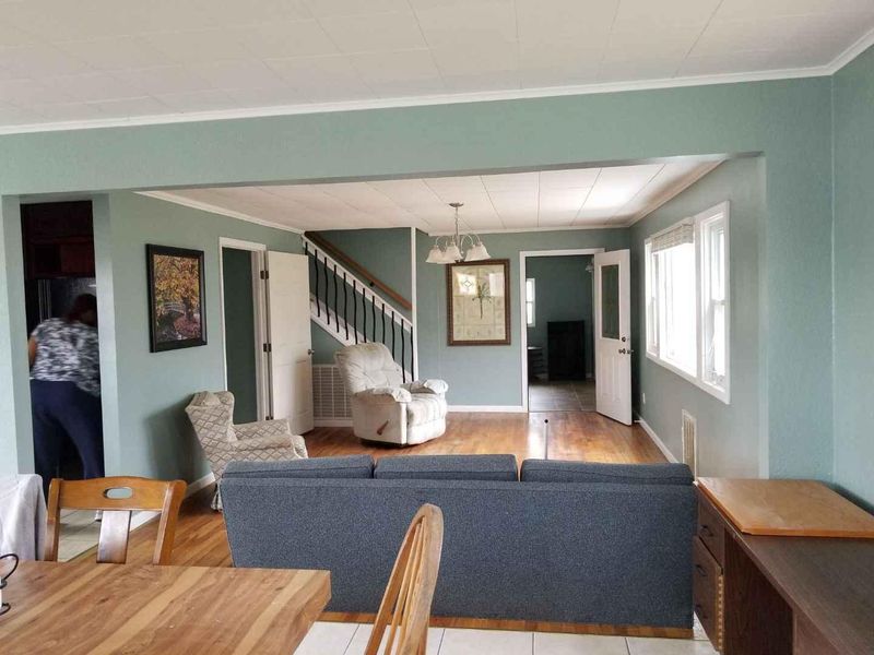 384 W Outer Dr, Oak Ridge, TN 37830