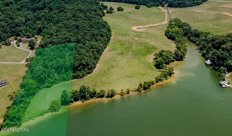 3845 Gravelly Hills Rd, Louisville, TN 37777