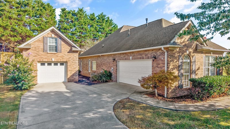 3845 Holly Berry Dr, Knoxville, TN 37938