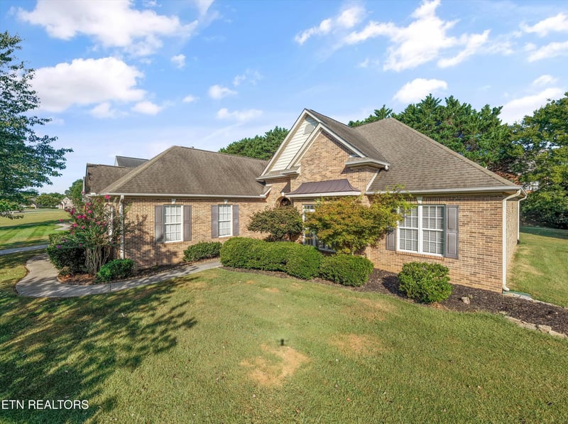 3845 Holly Berry Dr, Knoxville, TN 37938