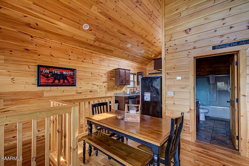 3845 Katelyns Ln, Sevierville, TN 37876