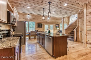 3846 Katelyns Ln, Sevierville, TN 37876